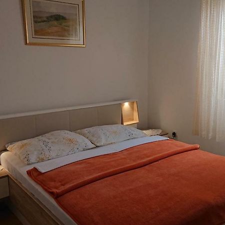 Appartement Apartman Ivanka à Vir Extérieur photo