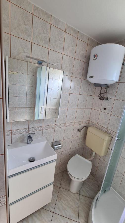 Appartement Apartman Ivanka à Vir Extérieur photo