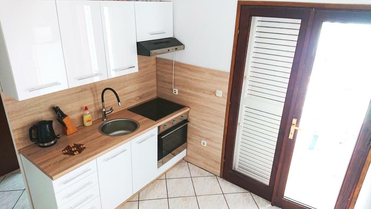 Appartement Apartman Ivanka à Vir Extérieur photo