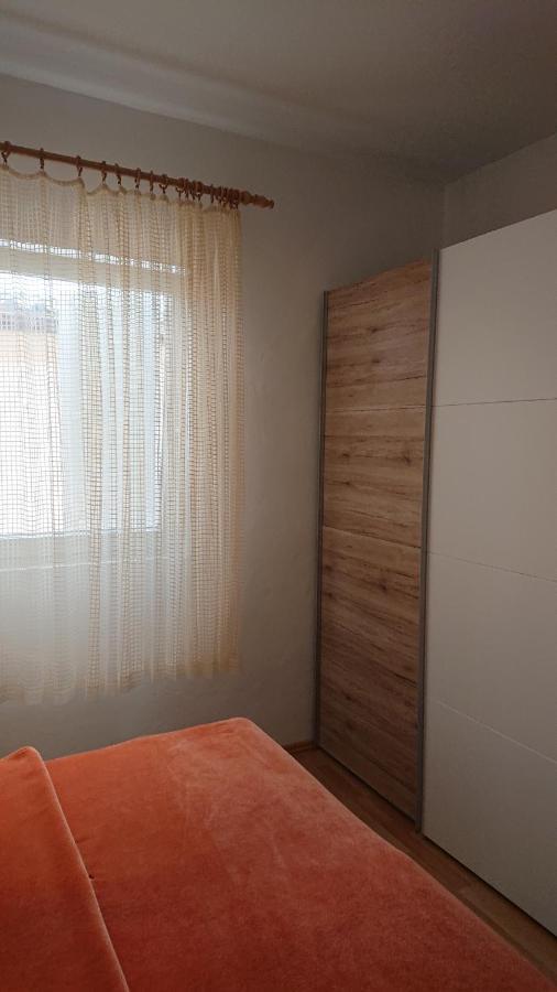 Appartement Apartman Ivanka à Vir Extérieur photo
